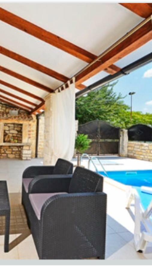 Vila Lory Sveti Lovreč Pazenatički Exteriér fotografie