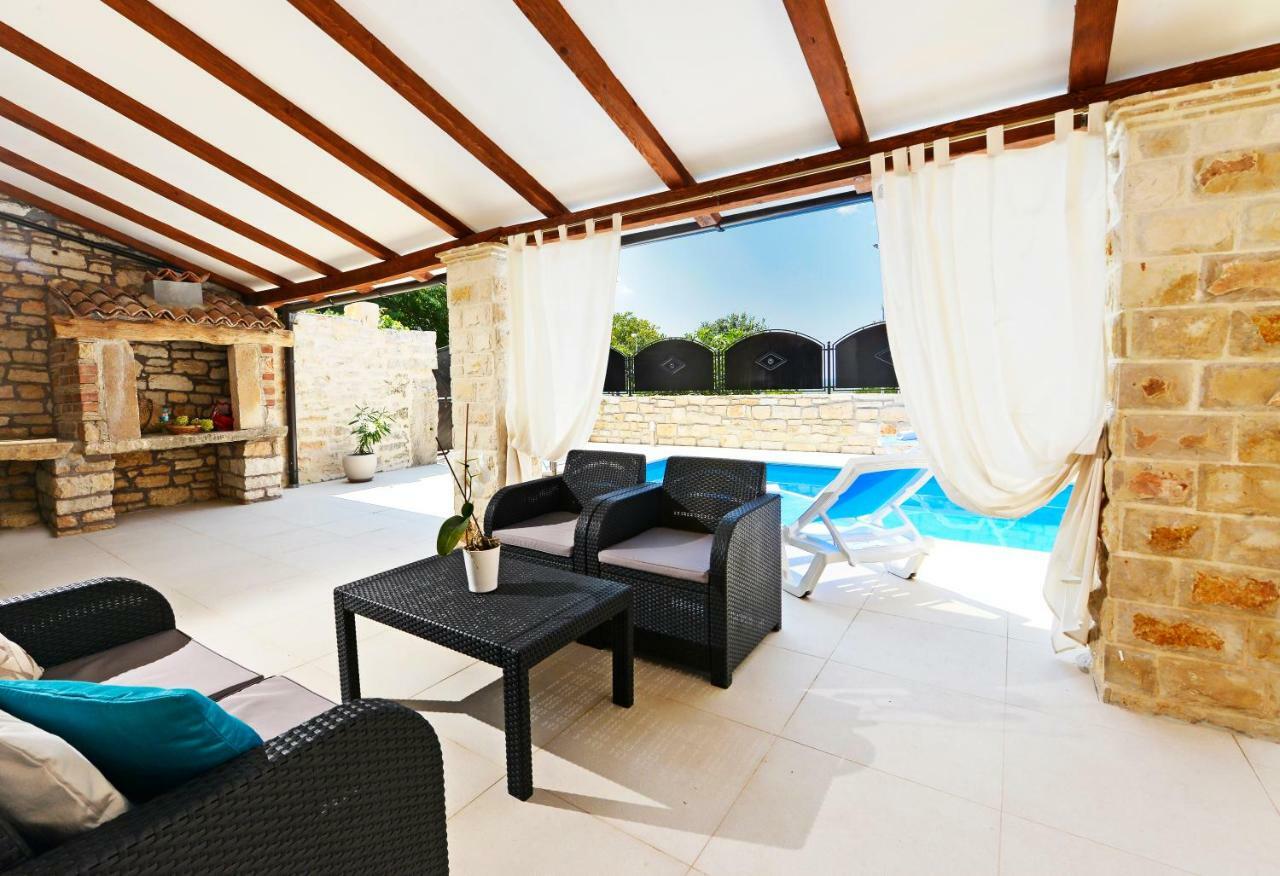 Vila Lory Sveti Lovreč Pazenatički Exteriér fotografie